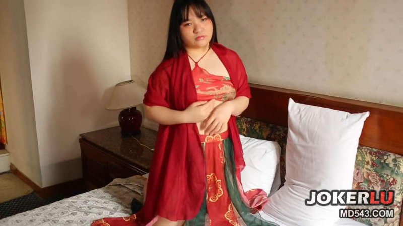  穿著敦煌風格的異國服飾自己來給你看別有一番風味